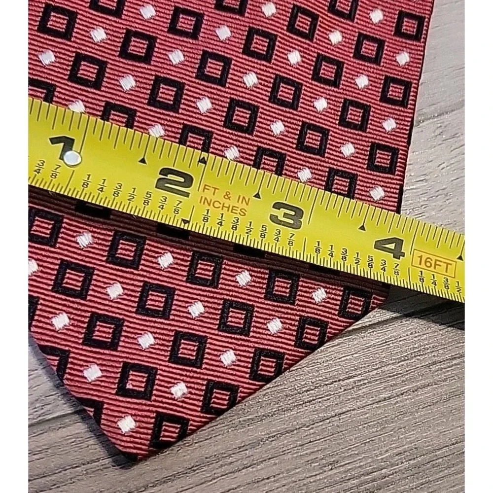 Brooks Brothers Necktie Makers Silk USA Foulard Geometric Pink Preppy 56‎ Tie